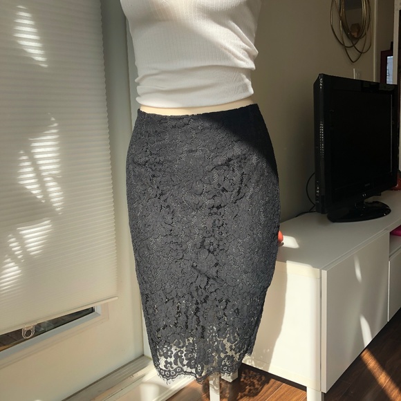 Black lace skirt (Size S) - Picture 6 of 9
